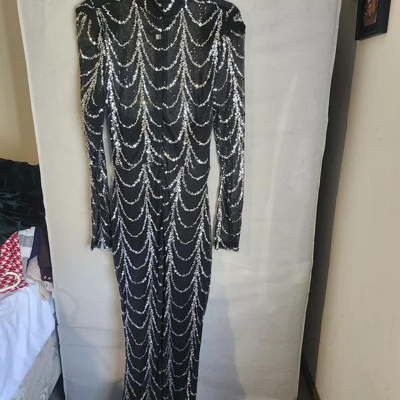 Chic Black and Silver Long Sleeve Dress - Picture 6 of 6